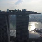ドローンと一緒に世界一周新婚旅行をする夫婦
