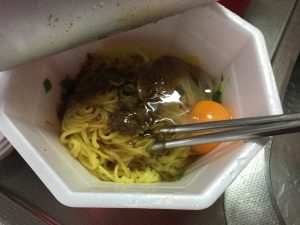 日清ラ王を使って「まぜそば風」に作ってみたら旨かった