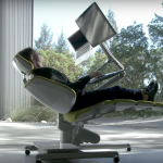 寝ながら快適にPCを操作したいという願望が日々強くなっている