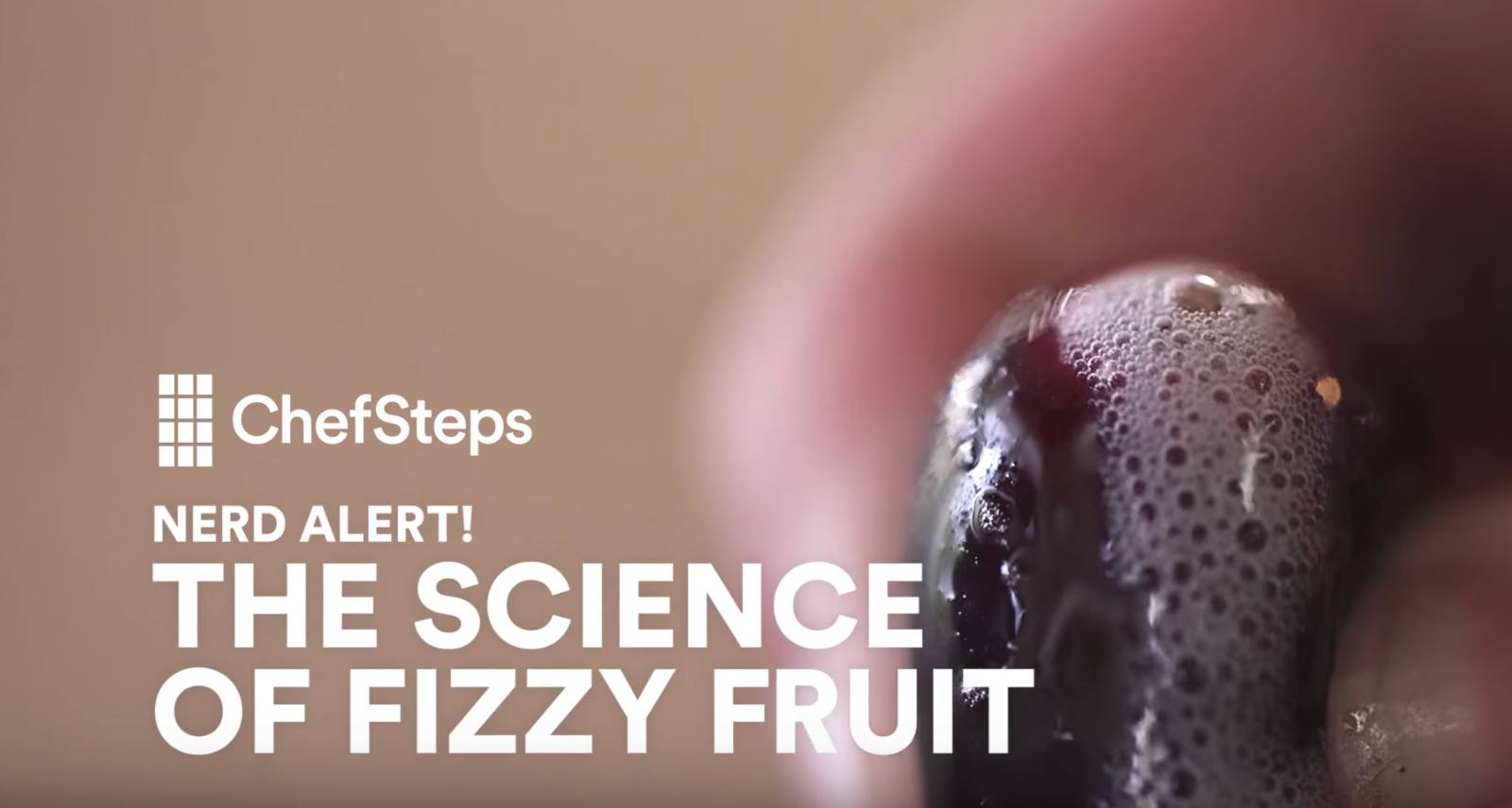 ドライアイスを使って炭酸ジュースのようにシュワシュワなフルーツを作る方法