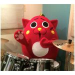 YOSHIKIとコラボした「にゃんごすたー」のドラムが凄い