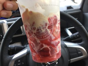 ミニストップの新しいハロハロが自分の思考の右斜め上をいっていた