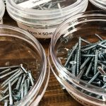 ネジやビス等の小物整理にダイソー100均の連結できる保存容器が超便利！